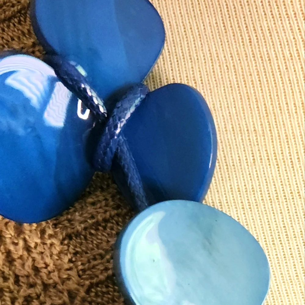 🌊Blue Acrylic Free Form necklace -Metal Free💙 - Picture 11 of 16